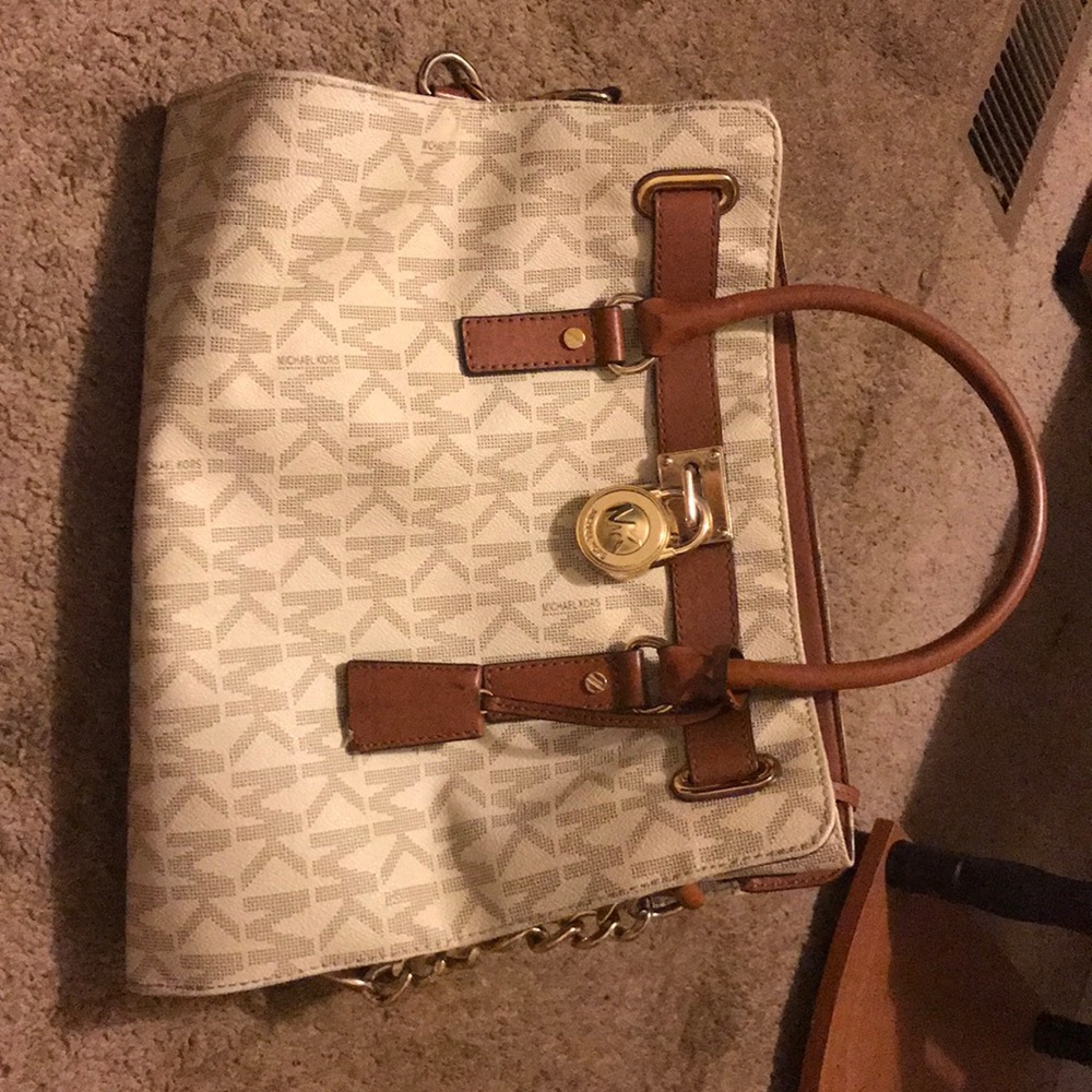 Micheal Kors purse